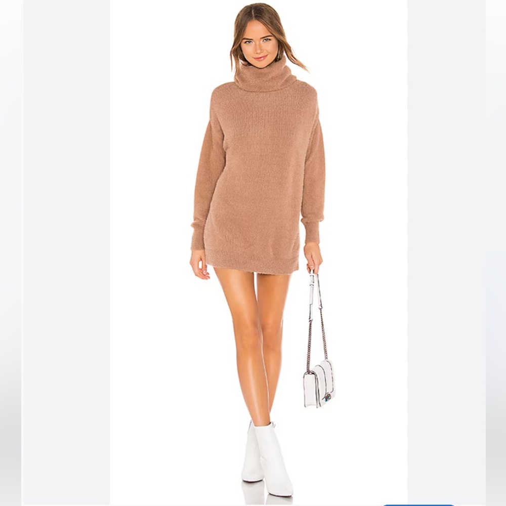 Revolve Tularosa Webster Pullover Oversized‎ Camel Fuzzy Sweater